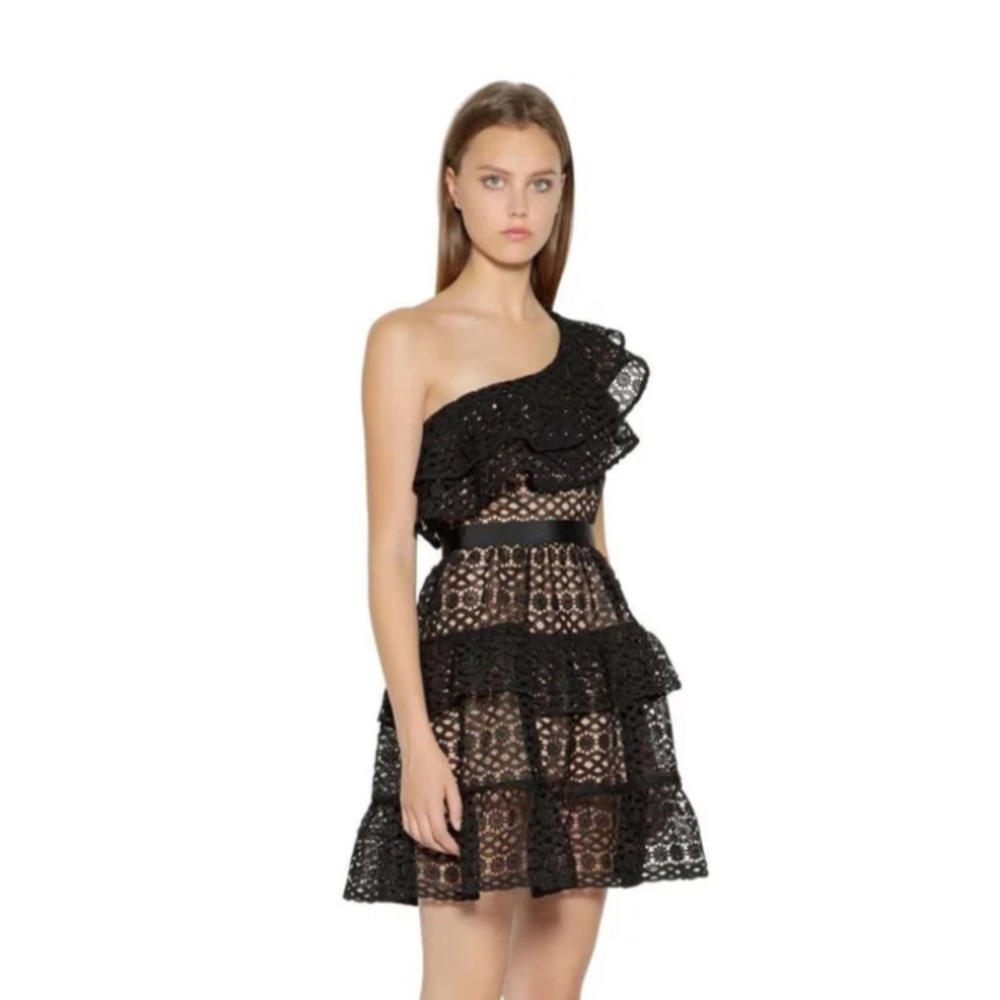 SELF PORTRAIT
Guipure one shoulder dress size XS